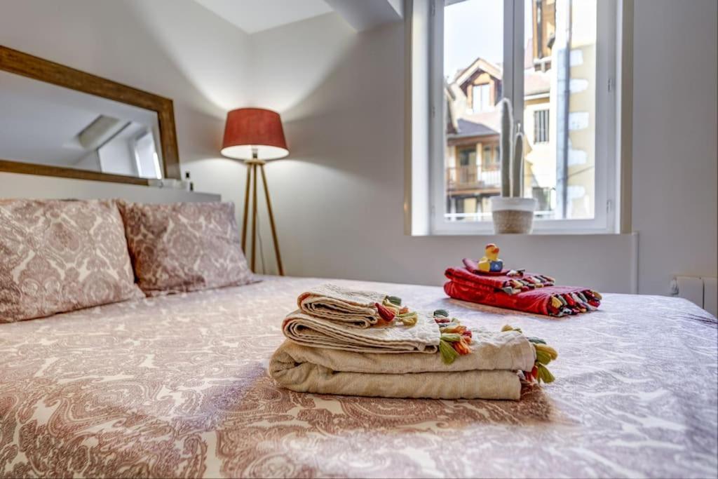 Апартаменти Le Pura Vida, Hyper Centre Terrasse + Parking Аннесі Екстер'єр фото